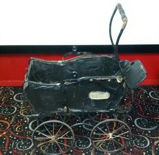 Victorian Era (1800's or earlier) antique baby carriage stroller